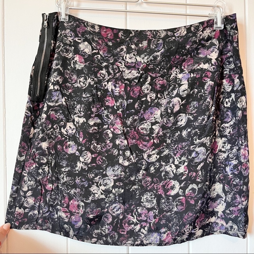 Vintage DKNY abstract floral skirt. Size Large. - Picture 3 of 6